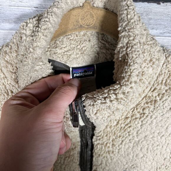 Women’s Fuzzy Patagonia Small Full Zip Fleece Cream - Picture 5 of 8